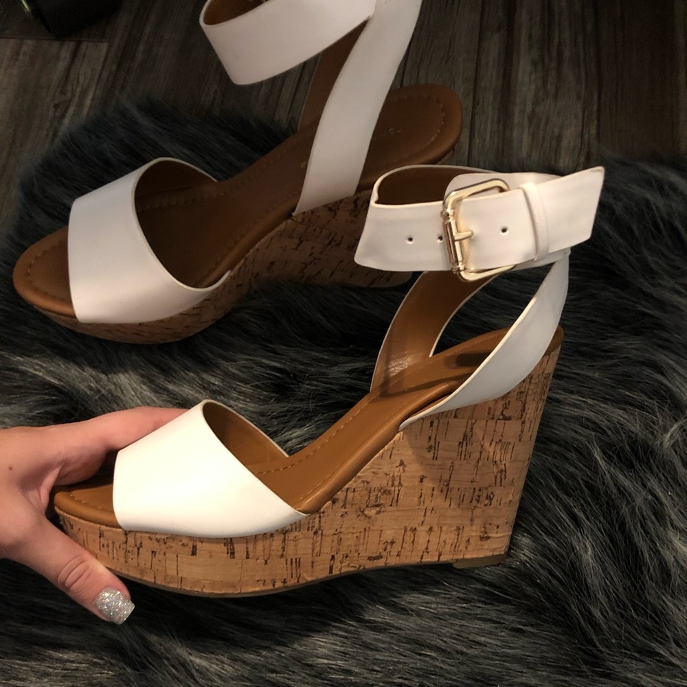 White wedges